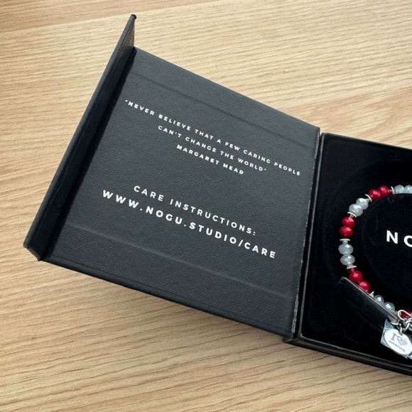 Nogu "I Love America" Red and White Crystal Wrap Bracelet - Picture 4 of 6